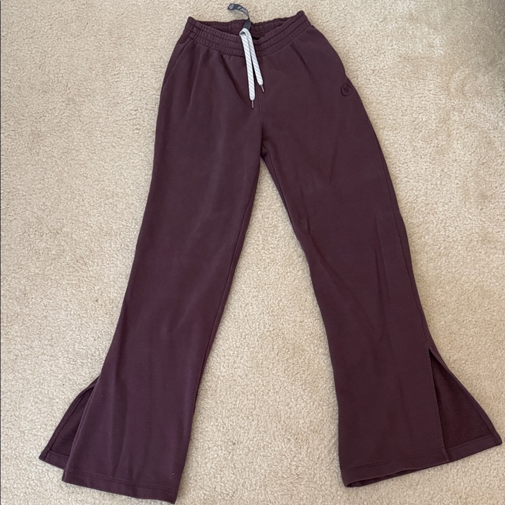 Vuori Plum Sweatpants with White Drawstring